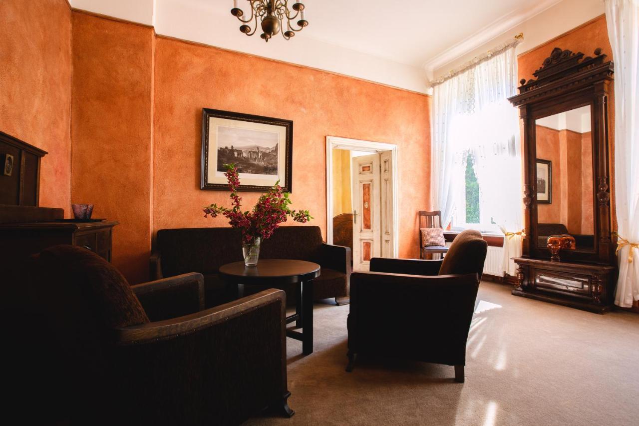 Вілла Dwor Podstolice - House Of Rosenthal Екстер'єр фото
